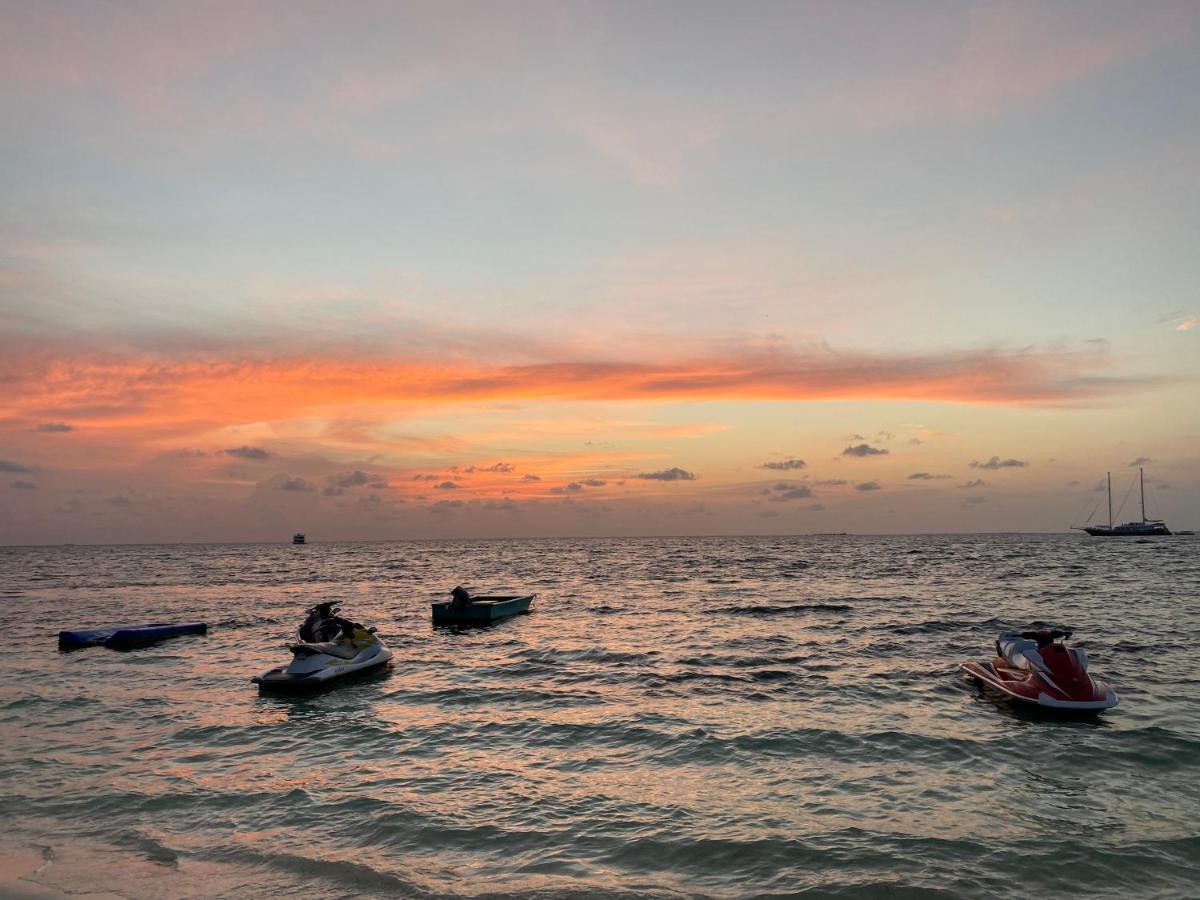 Lagoona Sunset Maafushi Buitenkant foto